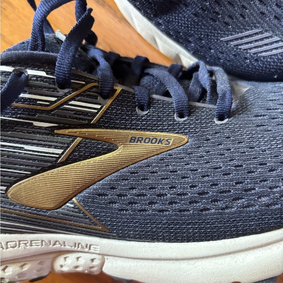 Brooks Dark Blue Men Athletic Shoes 10 NWOT - Picture 9 of 10
